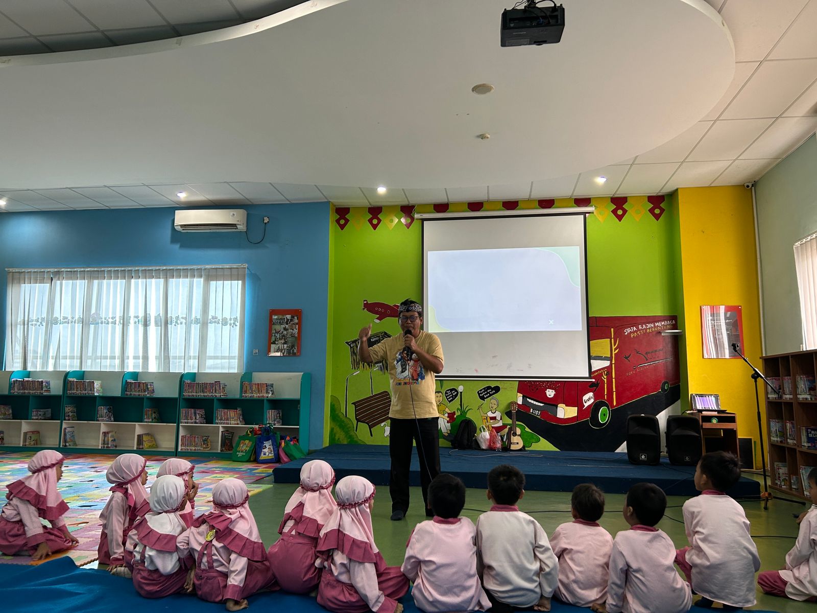 Wisata LiterAsyik Ke Perpustakaan Jakarta Timur Bersama PAUD Alquran Nurus-Syifa